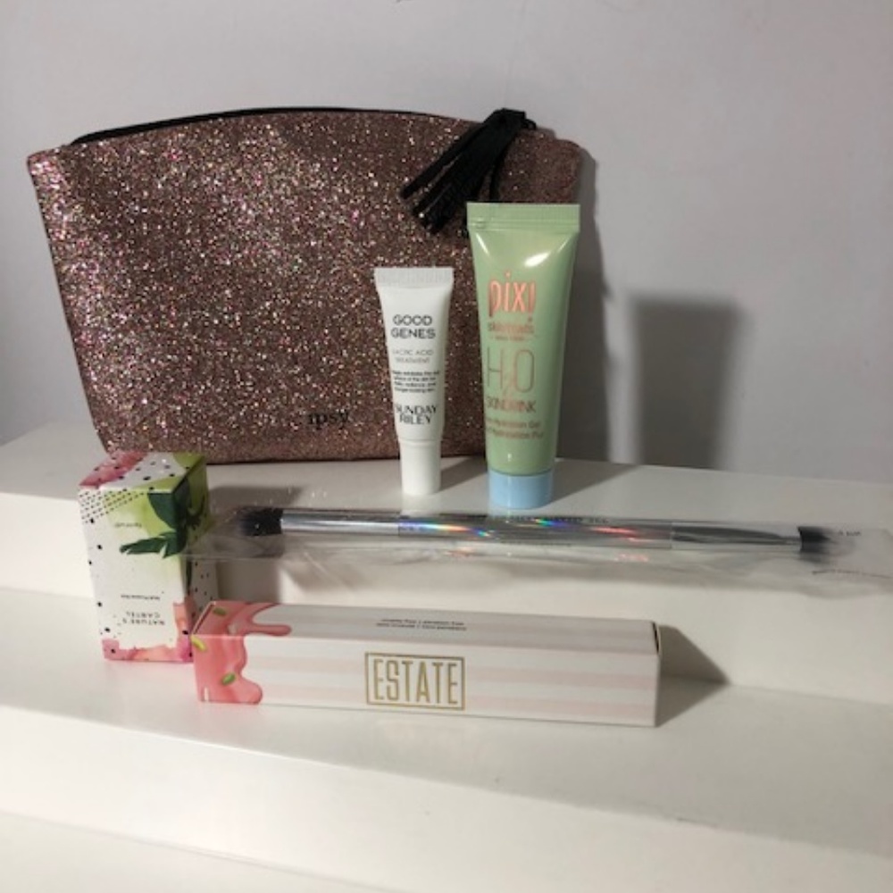 Sparkly Pink Makeup Bag with Sample Sized Products